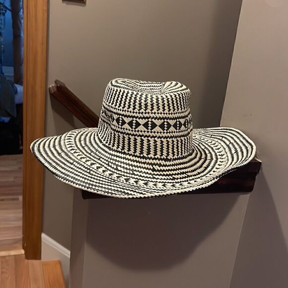 TORRID Sun Hat  - Picture 6 of 8